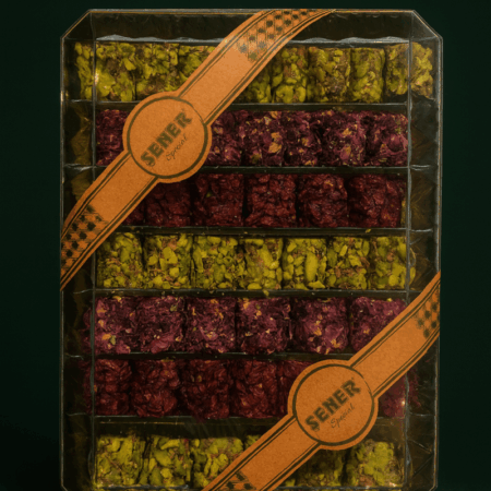 600 gr Fıstıklı Fitil Lokum Zereşk-Fıstık-Gül Yaprağı ile Kaplanmış Pırlanta Kutu